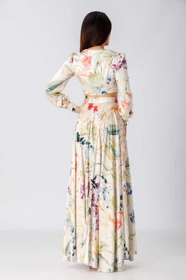 back of a woman posing for a circle skirt pattern